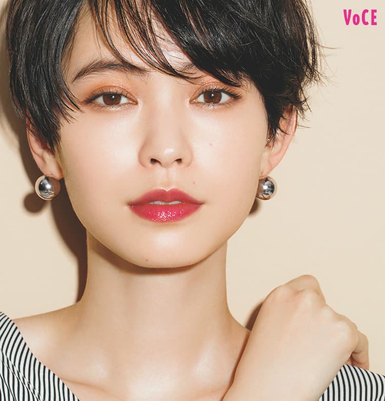 定番ブラウンメイクを更新 ホログラムの光を味方に ヘアメイク犬木愛 ビューティニュース 美容メディアvoce ヴォーチェ 定番ブラウンメイクを更新 ホログラムの光を味方に ヘアメイク犬木愛 ビューティニュース 美容メディアvoce ヴォーチェ