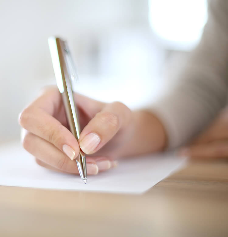 ビューティニュース に気をつけるだけで見違える キレイな字を書くためのコツ 美容メディアvoce ヴォーチェ ビューティニュース に気をつけるだけで見違える キレイな字を書くためのコツ 美容メディアvoce ヴォーチェ