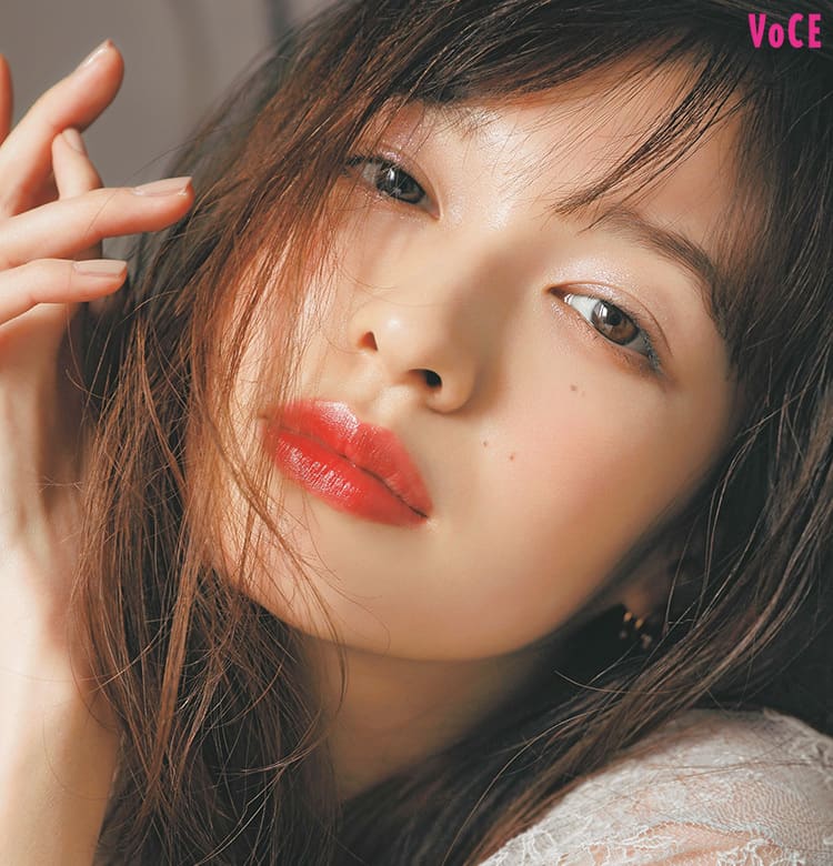 人気ヘアメイク発 進化形ベリーリップ ヴェルヴェット質感の赤リップでトレンド顔に ビューティニュース 美容メディアvoce ヴォーチェ