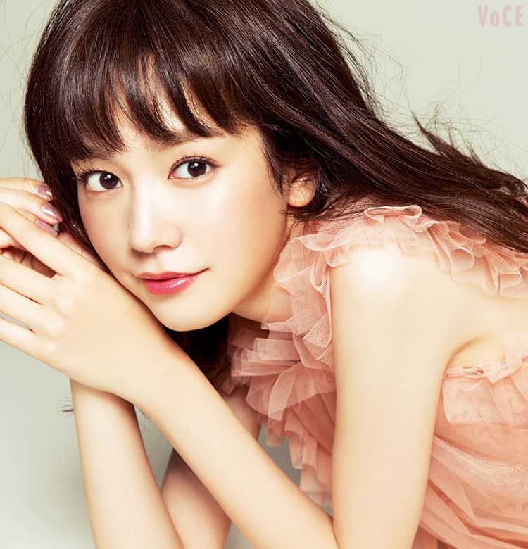 桐谷美玲がnewヘアで登場 こだわりは オン眉 Voce9月号cover Beauty ビューティニュース 美容メディアvoce ヴォーチェ