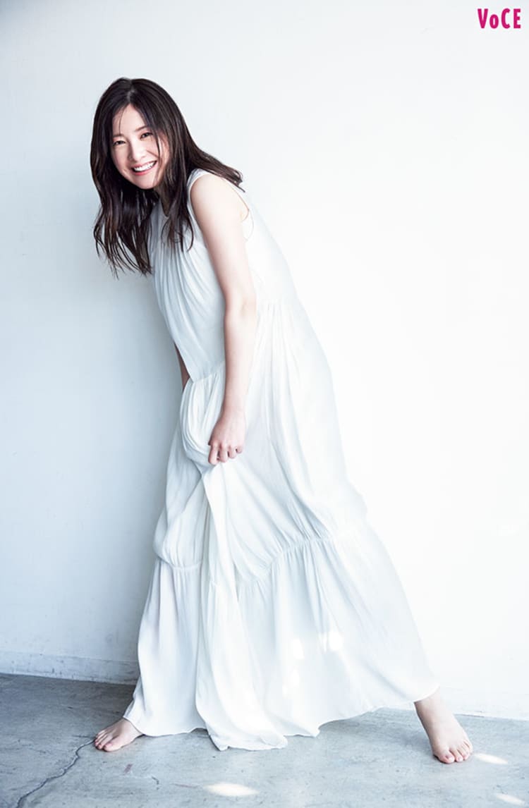 吉 高 由里子 足