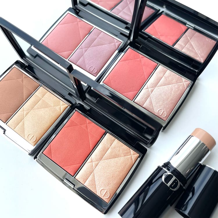 4点　DIOR クリスマス限定 メイクアップ　ディオール　チーク　ハイライト ディオール】7／5発売！スティックファンデーション、チーク&ハイ