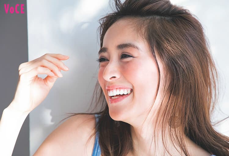 【ヘルシー＆セクシーな日焼け肌のつくりかた】ブロンザーの上手な使い方って？【ビューティニュース】｜美容メディアVOCE（ヴォーチェ）