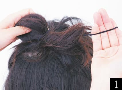 ゴム1本ヘアアレンジ 食事の時の可愛い無防備ヘアアレンジ デートの必殺テク ビューティニュース 美容メディアvoce ヴォーチェ