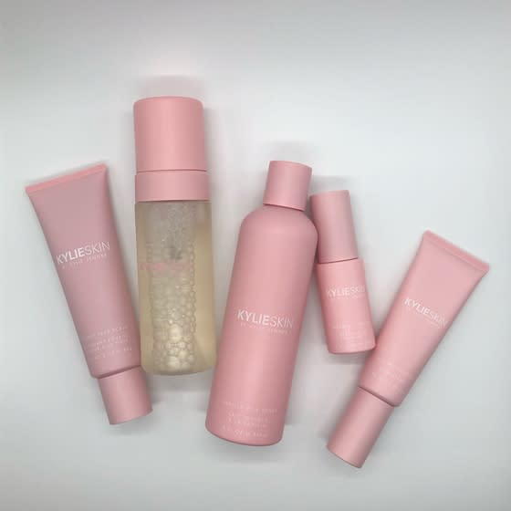 【新品未使用】カイリースキン　Kylie Skin トラベルセット カイリー・ジェンナーが発信するクリーンビューティなスキンケア