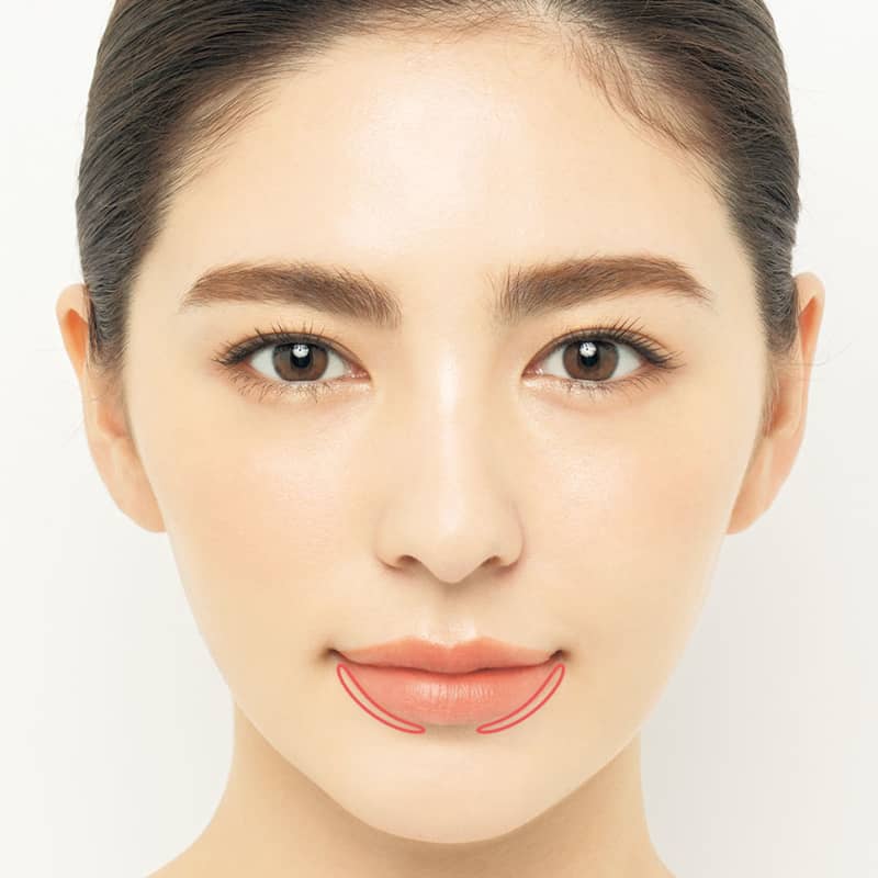 ビューティニュース メイクで小顔テクニック パーツの配置を少しコントロールするだけでこんなに変わる 美容メディアvoce ヴォーチェ