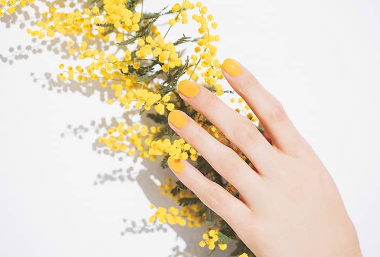 垣内彩未が提案する お花メイク は透明感 スモーキーがかわいい ビューティニュース 美容メディアvoce ヴォーチェ