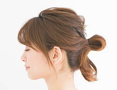 泉里香がお手本 まとまらない日の簡単ヘアアレンジ クセも広がりも解決 ビューティニュース 美容メディアvoce ヴォーチェ