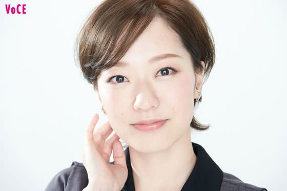 元宝塚歌劇団 花組娘役スター 桜咲彩花 セルフメイク 愛用コスメ Voce 宝塚 タカラジェンヌogのビューティトーク 元タカラジェンヌ特集 美容メディアvoce ヴォーチェ