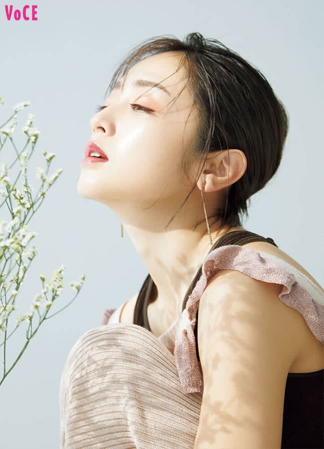 安達祐実 がvoce表紙に降臨 いまの夫と結婚して 自分が自分らしく と語る理由は Cover Beauty 美容メディアvoce ヴォーチェ