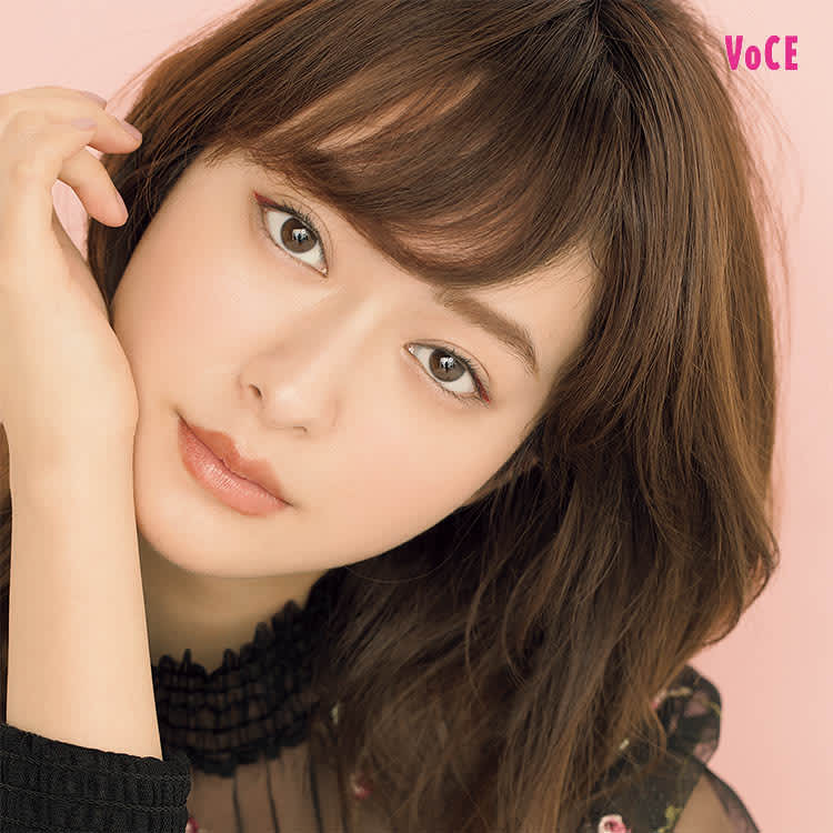 ビューティニュース アイシャドウとアイラインで顔がすっきり アイメイクの瞬間小顔テク 美容メディアvoce ヴォーチェ