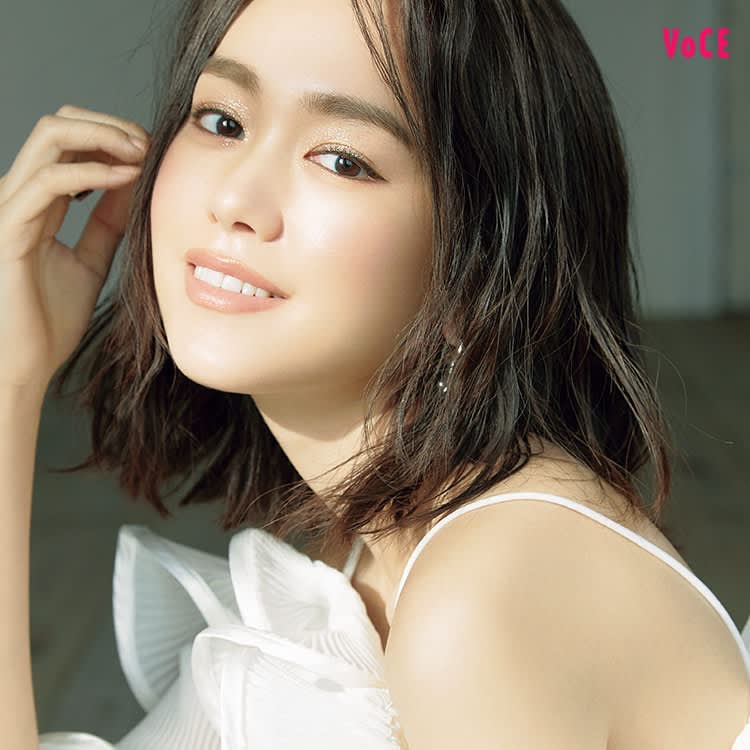 ビューティニュース 桐谷美玲 が年春新色でメイク Nars ジバンシイ アディクション 30 Voce Cover Beauty 美容メディアvoce ヴォーチェ ビューティニュース 桐谷美玲 が年春新色でメイク Nars ジバンシイ アディクション 30 Voce Cover Beauty 美容メディアvoce ヴォーチェ