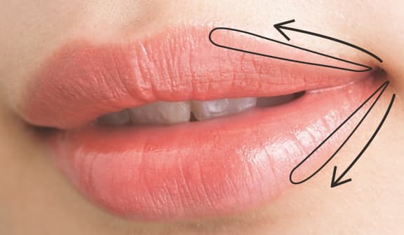 リップq A 似合う色が分からない 唇が薄い 濃い色の塗り方が分からない ビューティニュース 美容メディアvoce ヴォーチェ