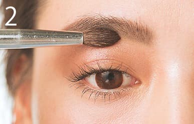3つのコスメだけで即 外国人顔 眉毛ゾーンメイク をやってみたら ビューティニュース 美容メディアvoce ヴォーチェ 3つのコスメだけで即 外国人顔 眉毛ゾーンメイク をやってみたら ビューティニュース 美容メディアvoce ヴォーチェ