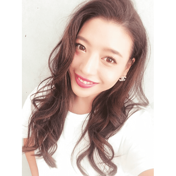 最強の美女ブロガー Vocest の小顔セルフィー術を学ぼう ビューティニュース 美容メディアvoce ヴォーチェ 最強の美女ブロガー Vocest の小顔セルフィー術を学ぼう ビューティニュース 美容メディアvoce ヴォーチェ
