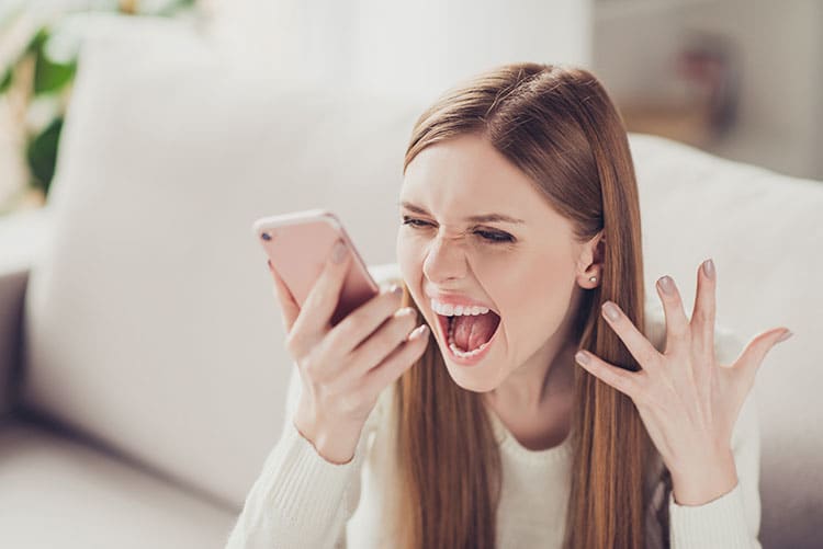 ビューティニュース こんな別れ方ってアリ Lineで別れ話 納得いかない別れ方ワースト3 美容メディアvoce ヴォーチェ