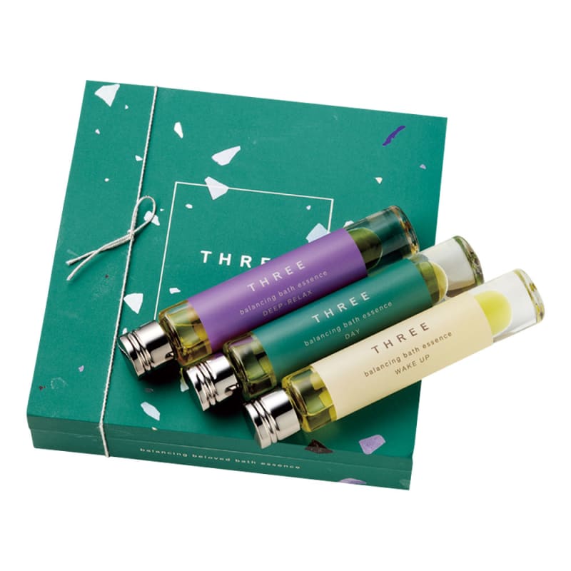 11月11日発売_THREE
