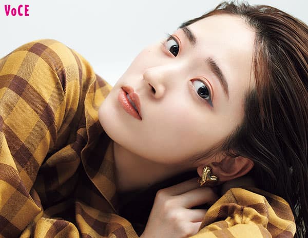 VOCE2020年12月号 鈴木愛理
