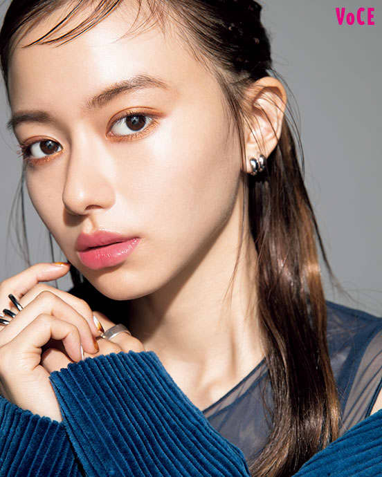 VOCE2020年12月号 山本舞香