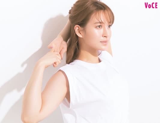 VOCE2020年12月号 野崎萌香