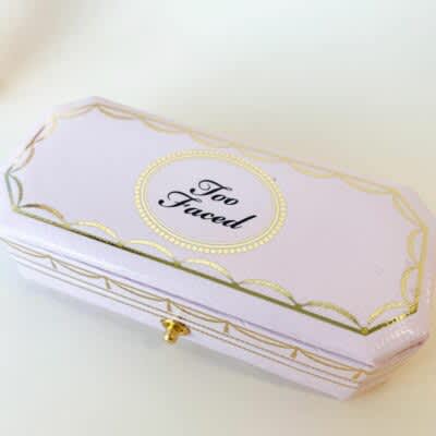 Too Faced】ダイヤモンドハイライターの限定3色パレット!【春 Too Faced】ダイヤモンドハイライターの限定3色パレット!【春