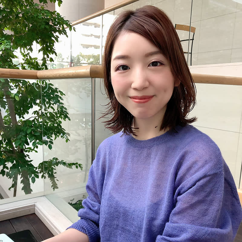パープルで統一したアイメイク