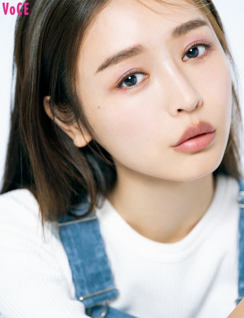 VOCE2021年2月号 加治ひとみ