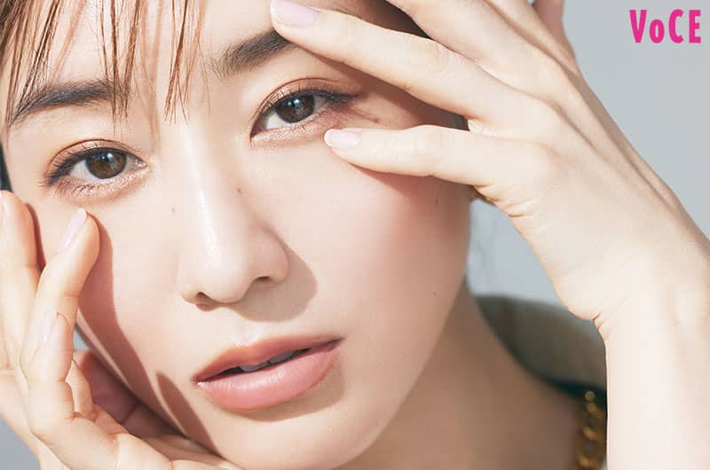 田中みな実 が認めた 透明感肌 をつくる最新コスメ8選 私のベスコス21 美容メディアvoce ヴォーチェ 田中みな実 が認めた 透明感肌 をつくる最新コスメ8選 私のベスコス21 美容メディアvoce ヴォーチェ