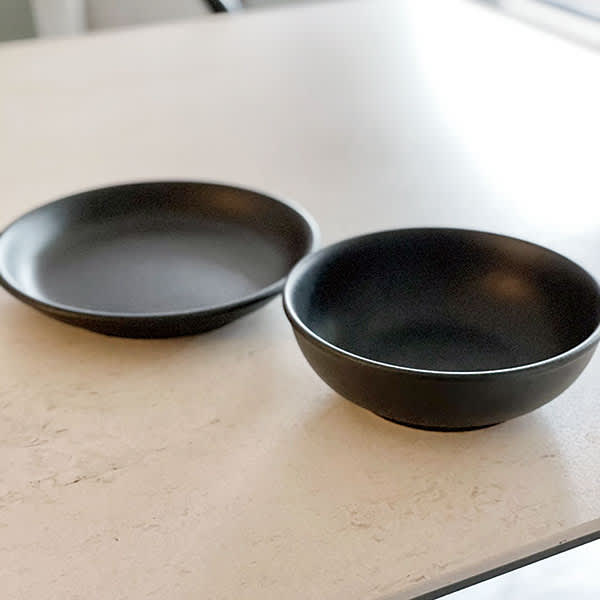 Ron Herman Livingの黒いお皿