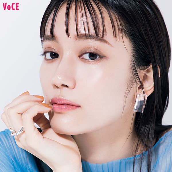 甲斐まりかさん キャンメイク シルキースフレアイズ