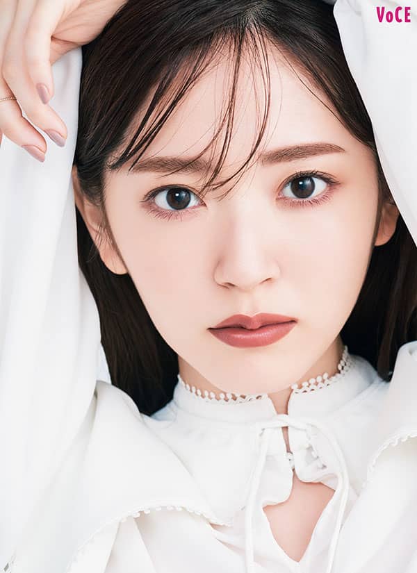 鈴木愛理さん/質感のコントラストが叶える新微糖メイク