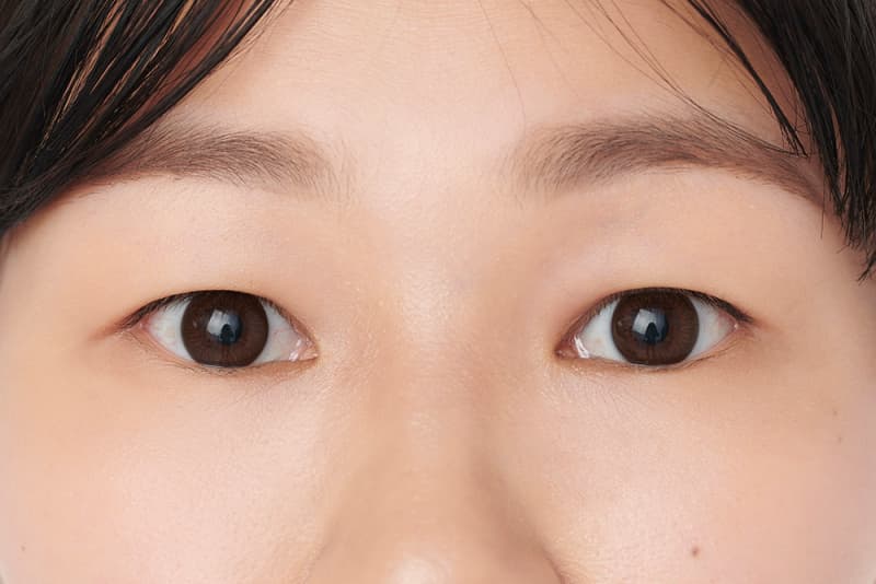 奥二重メイク シャドウを入れるほど目が小さくなる 一重 奥二重のお悩み解決 美容メディアvoce ヴォーチェ