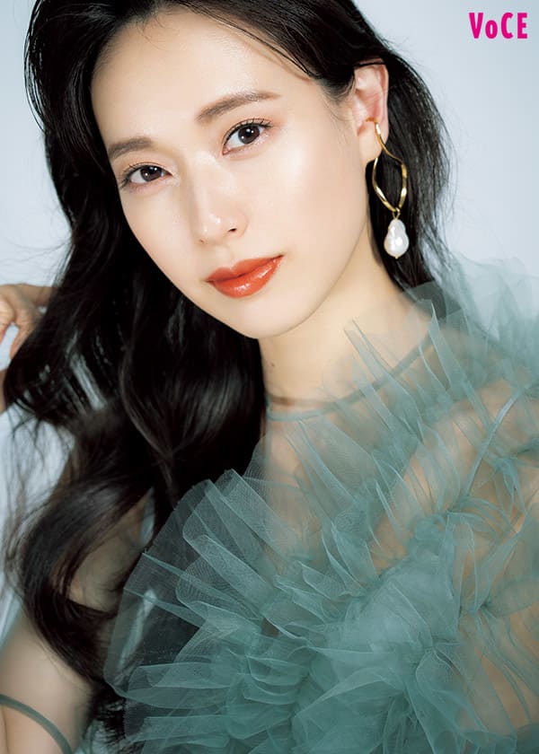 インタビュー後編もチェック 戸田恵梨香 愛は認め合うことから始まる Cover Beauty 美容メディアvoce ヴォーチェ インタビュー後編もチェック 戸田恵梨香 愛は認め合うことから始まる Cover Beauty 美容メディアvoce ヴォーチェ
