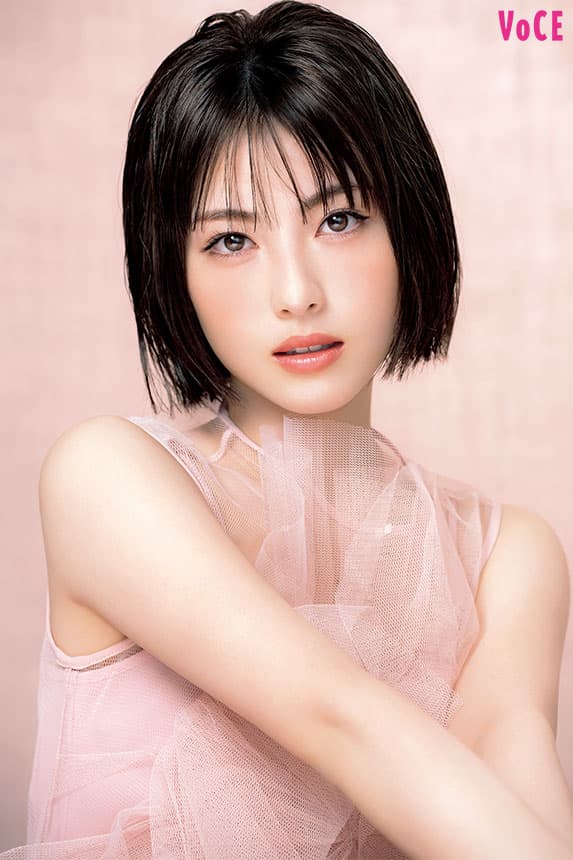 VOCE2022年2月号 浜辺美波