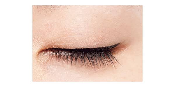 NARS クライマックス リキッドアイライナー 02634使用/マットブラックで強いまなざし