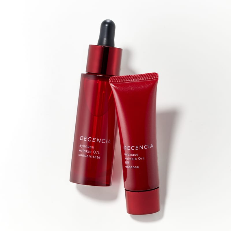 売/ディセンシア>>
【右】アヤナス リンクルO/L BBエッセンス <医薬部外品> SPF25・PA+++25g ¥4950 ※4月8日発売/ディセンシア>>