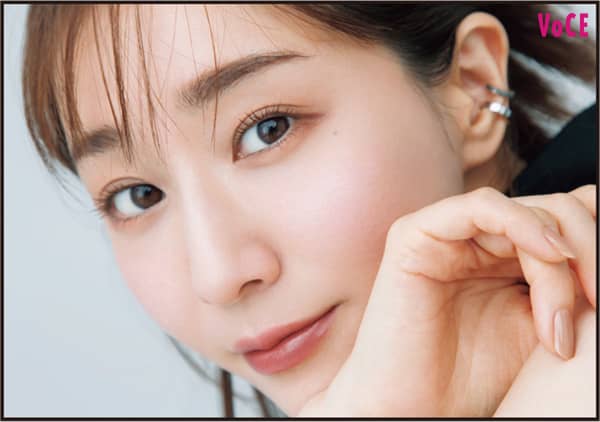 盛らずに、目が大きく見える仕上がり。まさに、“美しい嘘”をつくマスカラです