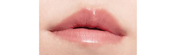 次は口紅など！ 神崎恵が満点をつけた！メイクアイテム一気見せ【2025