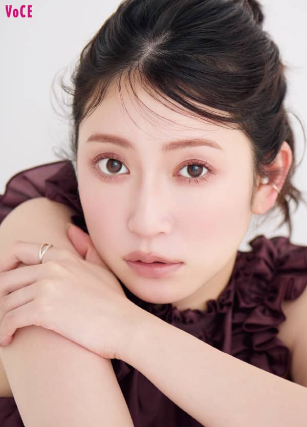 吉田朱里】くすみローズで冬のピュア顔メイク【美容のプロのハマりごと