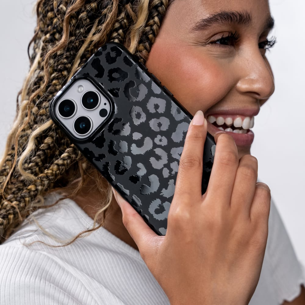 Wholesale cell phone accessory Velvet Caviar - MagSafe Case for Apple iPhone 16 Pro - Black