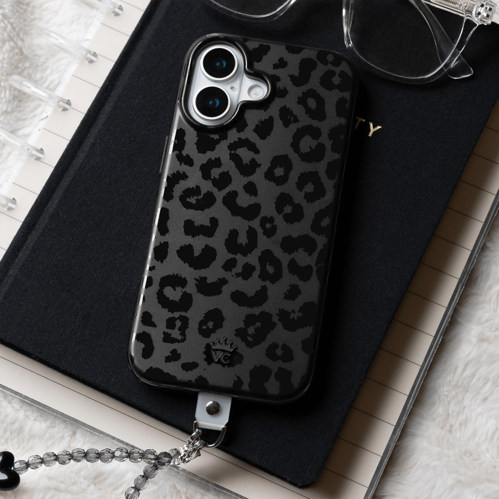 Wholesale cell phone accessory VELVET CAVIAR - MagSafe Case for Apple iPhone 17 - Black Leopard