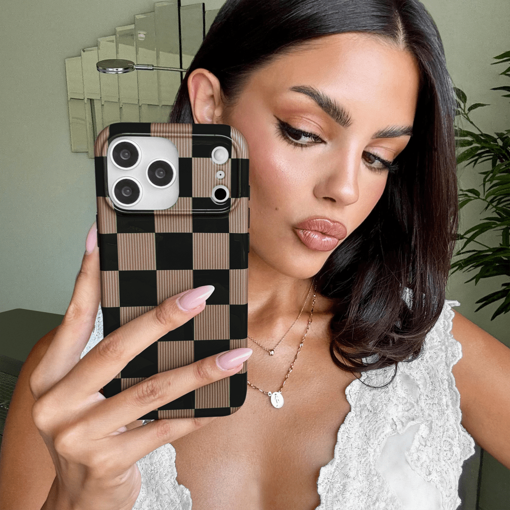 Wholesale cell phone accessory VELVET CAVIAR - MagSafe Case for Apple iPhone 17 Pro Max - Mocha