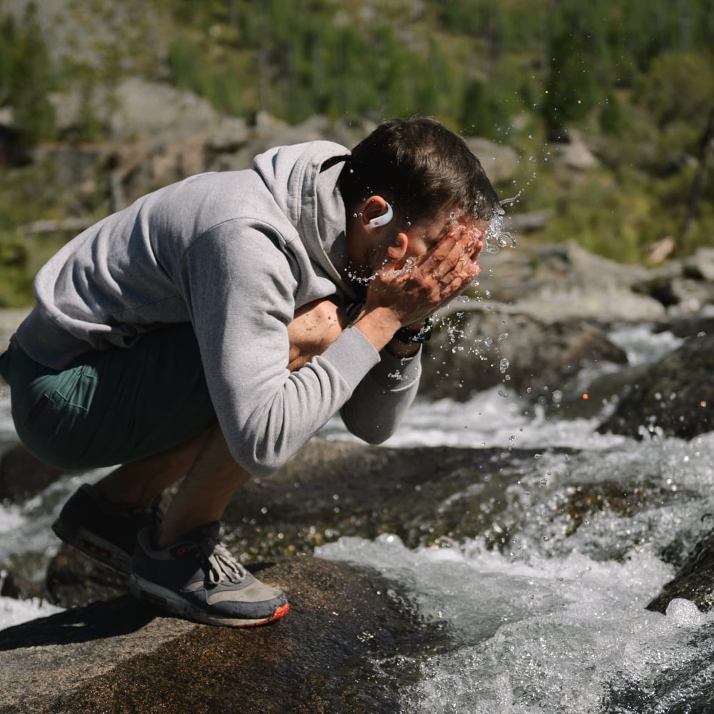 Wholesale cell phone accessory JBL - Endurance Peak 4 True Wireless In Ear Headphones - White