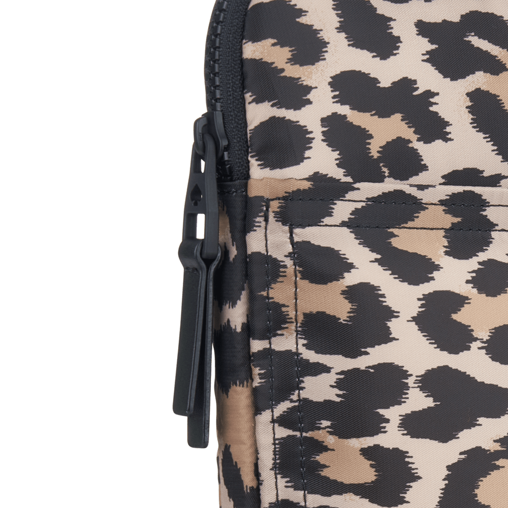 Wholesale cell phone accessory Kate Spade - Puffer Sleeve for Laptops 16in - Classic Leopard