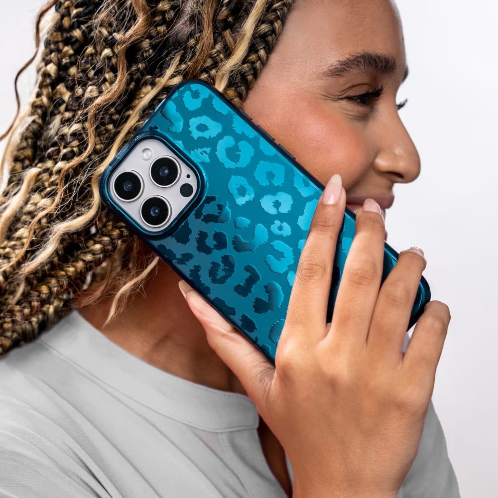 Wholesale cell phone accessory Velvet Caviar - MagSafe Case for Apple iPhone 16 Pro Max - Metallic