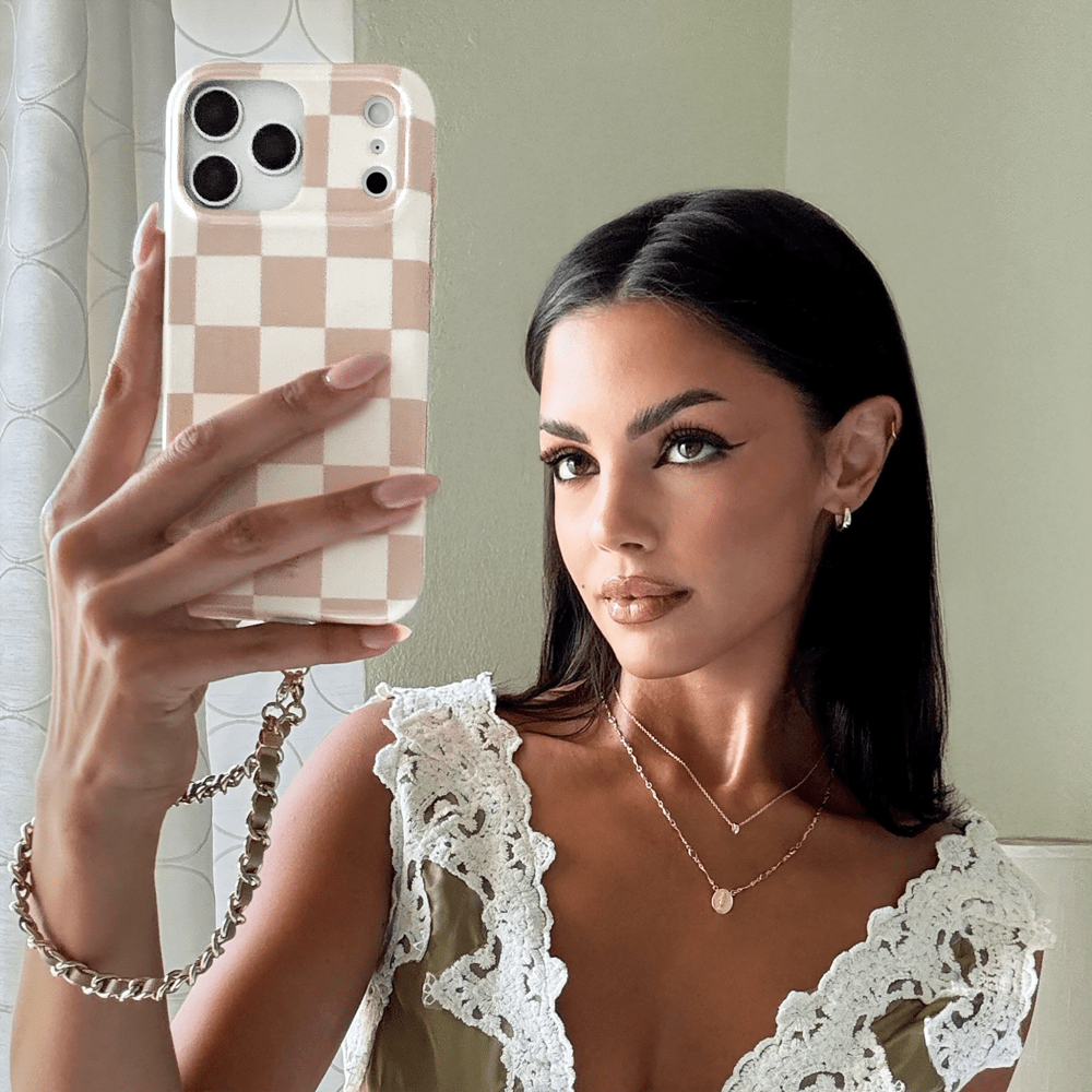 Wholesale cell phone accessory VELVET CAVIAR - MagSafe Case for Apple iPhone 17 Pro Max - Nude