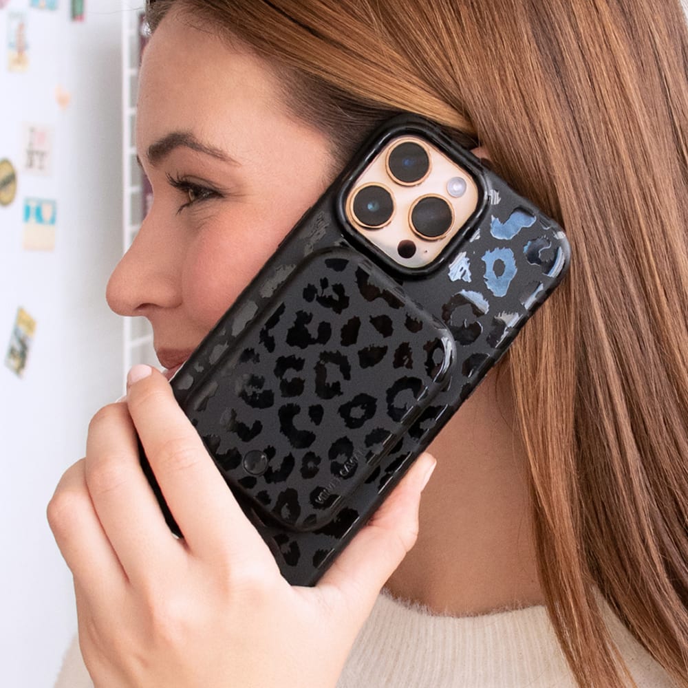 Wholesale cell phone accessory Velvet Caviar - MagSafe Battery Power Pack - Black Leopard