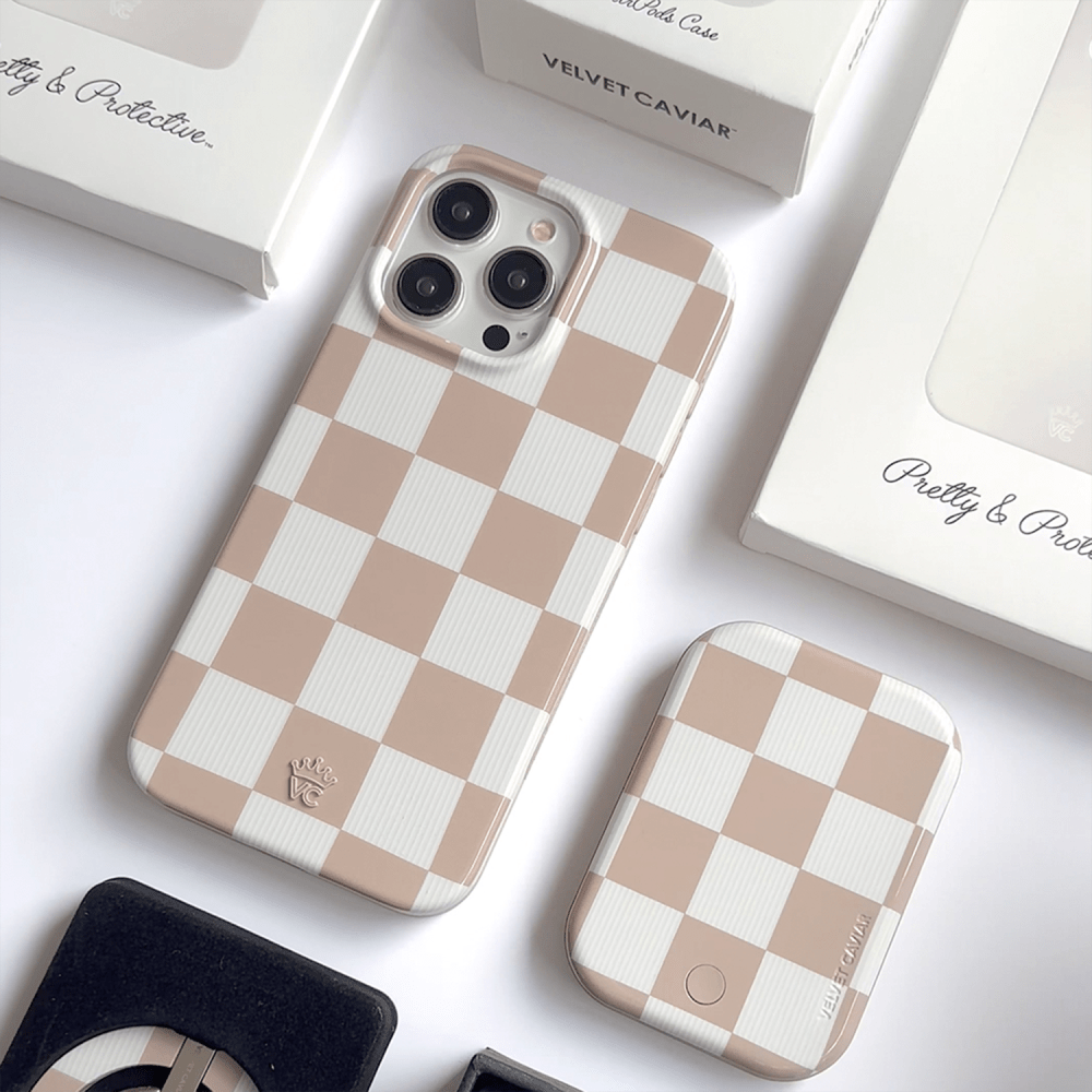 Wholesale cell phone accessory Velvet Caviar - MagSafe Battery Power Pack - Nude Vibe Checker