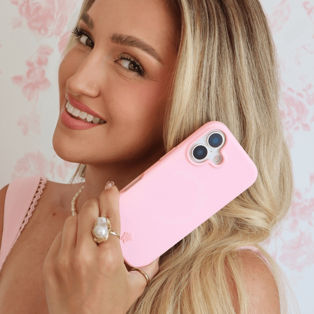 Wholesale cell phone accessory VELVET CAVIAR - MagSafe Case for Apple iPhone 17 - Strawberry