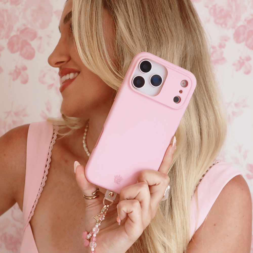 Wholesale cell phone accessory VELVET CAVIAR - MagSafe Case for Apple iPhone 17 Pro Max - Strawberry